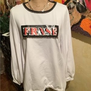 Sweatshirt by Frase with adornment.